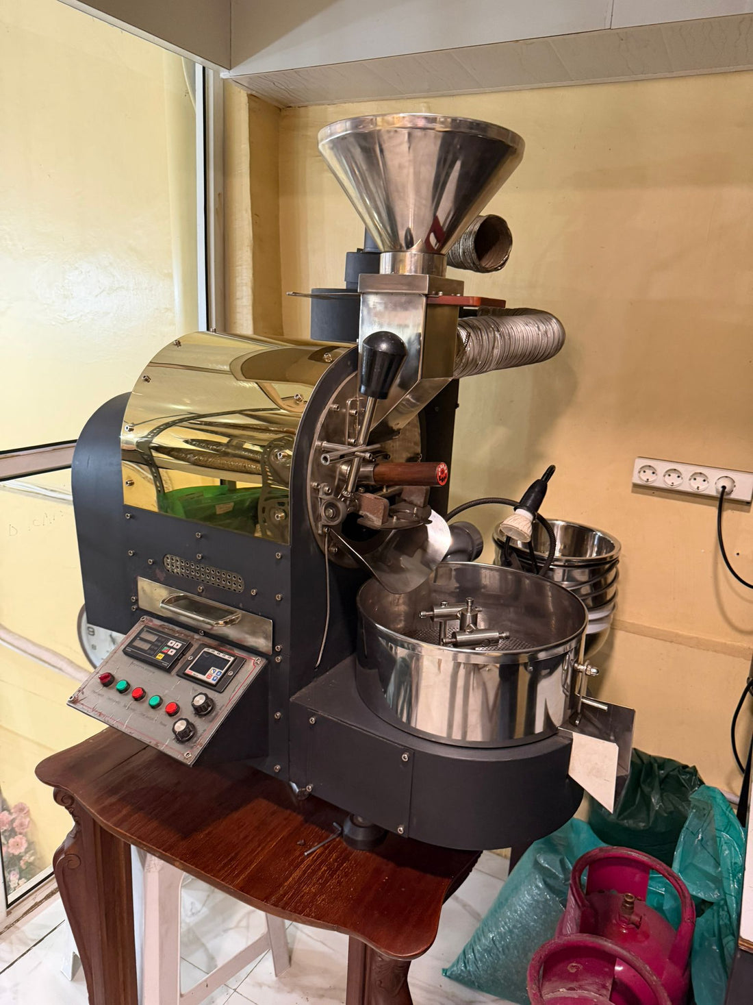 Outsource Your Coffee Roasting: A Smarter Way to Grow Your F&B Business